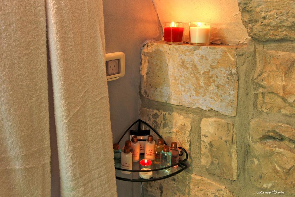 Beit Ha'Omanim Hotel Safed Room photo
