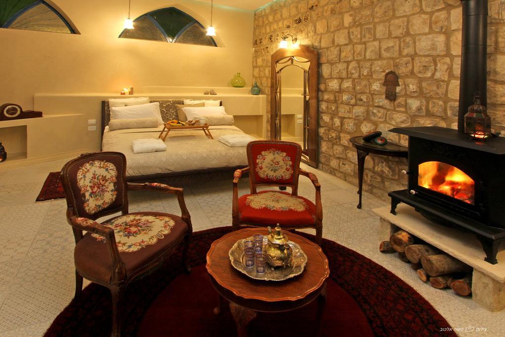 Beit Ha'Omanim Hotel Safed Room photo