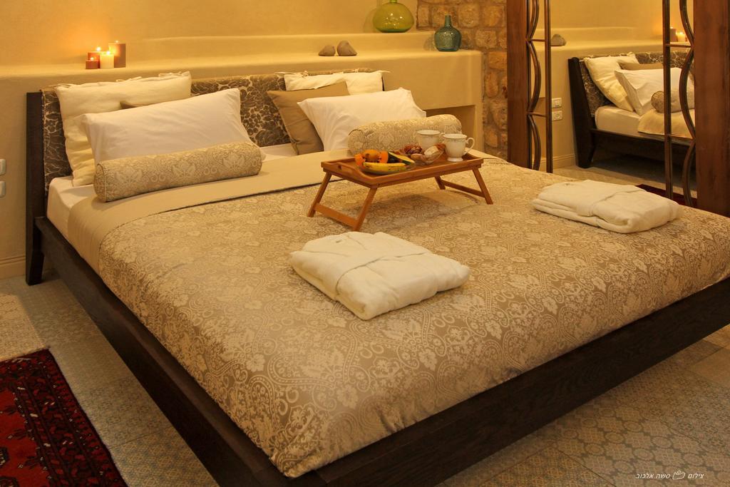Beit Ha'Omanim Hotel Safed Room photo
