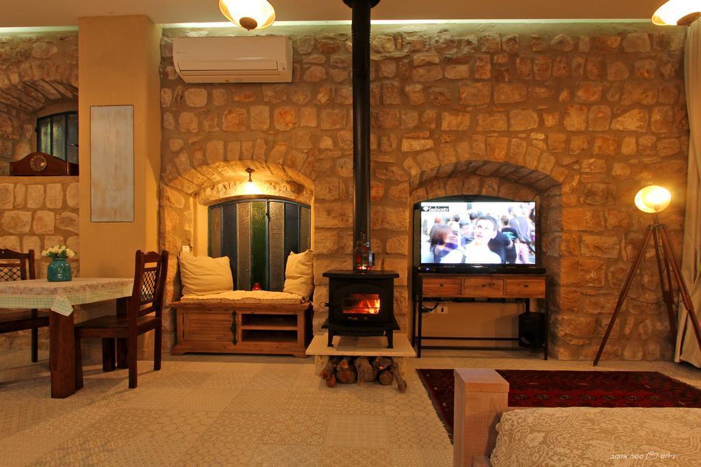 Beit Ha'Omanim Hotel Safed Room photo
