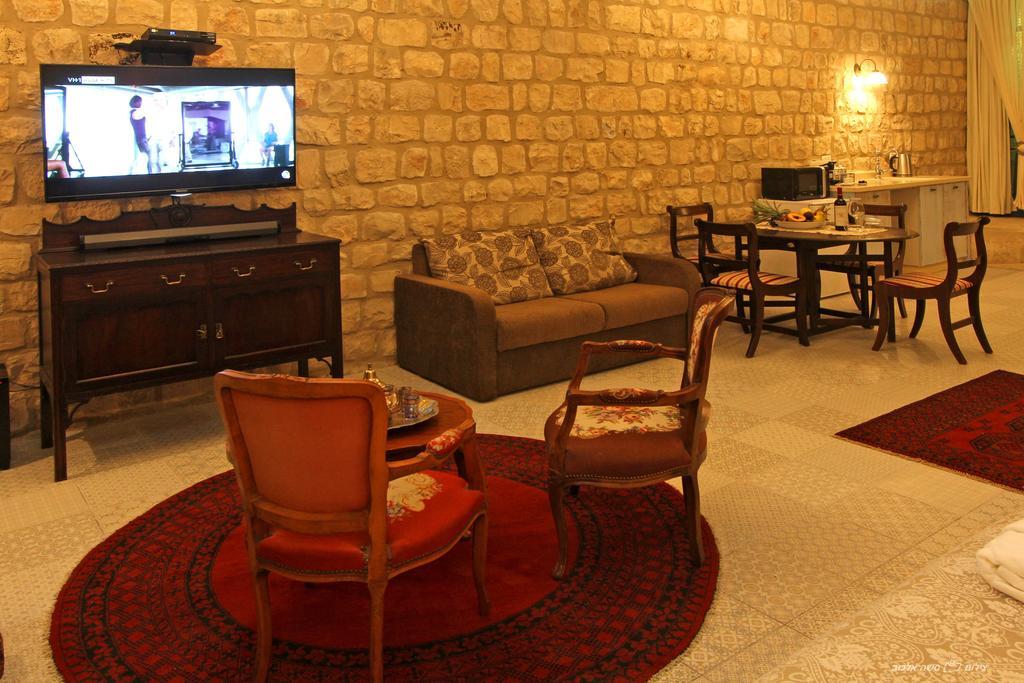 Beit Ha'Omanim Hotel Safed Room photo