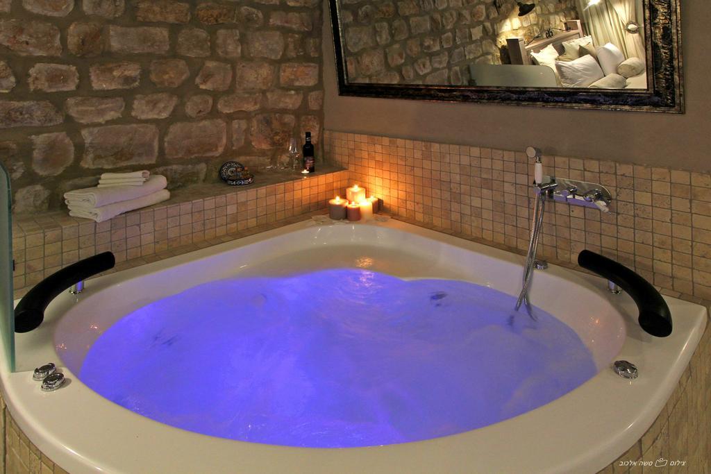 Beit Ha'Omanim Hotel Safed Room photo